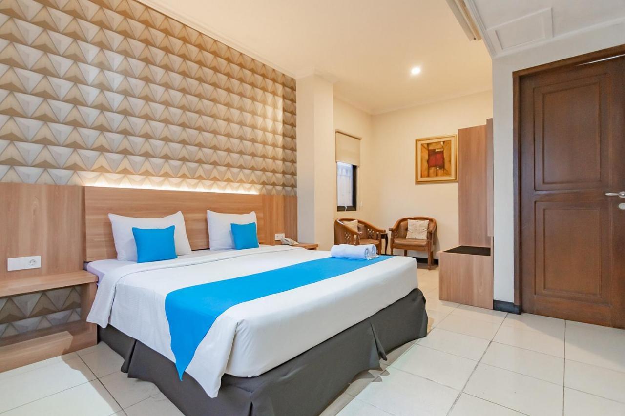 Cihampelas Hotel 2 Mitra Reddoorz Бандунг Екстериор снимка