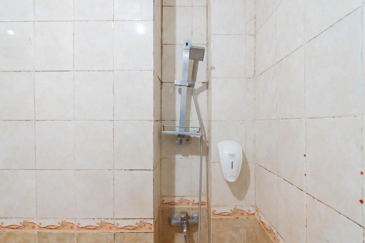 Cihampelas Hotel 2 Mitra Reddoorz Бандунг Екстериор снимка