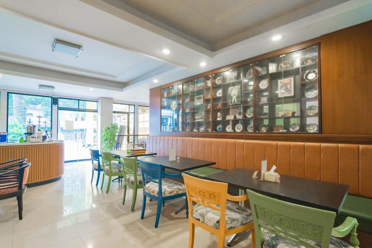 Cihampelas Hotel 2 Mitra Reddoorz Бандунг Екстериор снимка