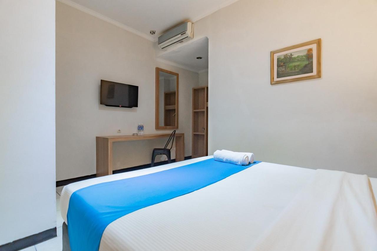 Cihampelas Hotel 2 Mitra Reddoorz Бандунг Екстериор снимка