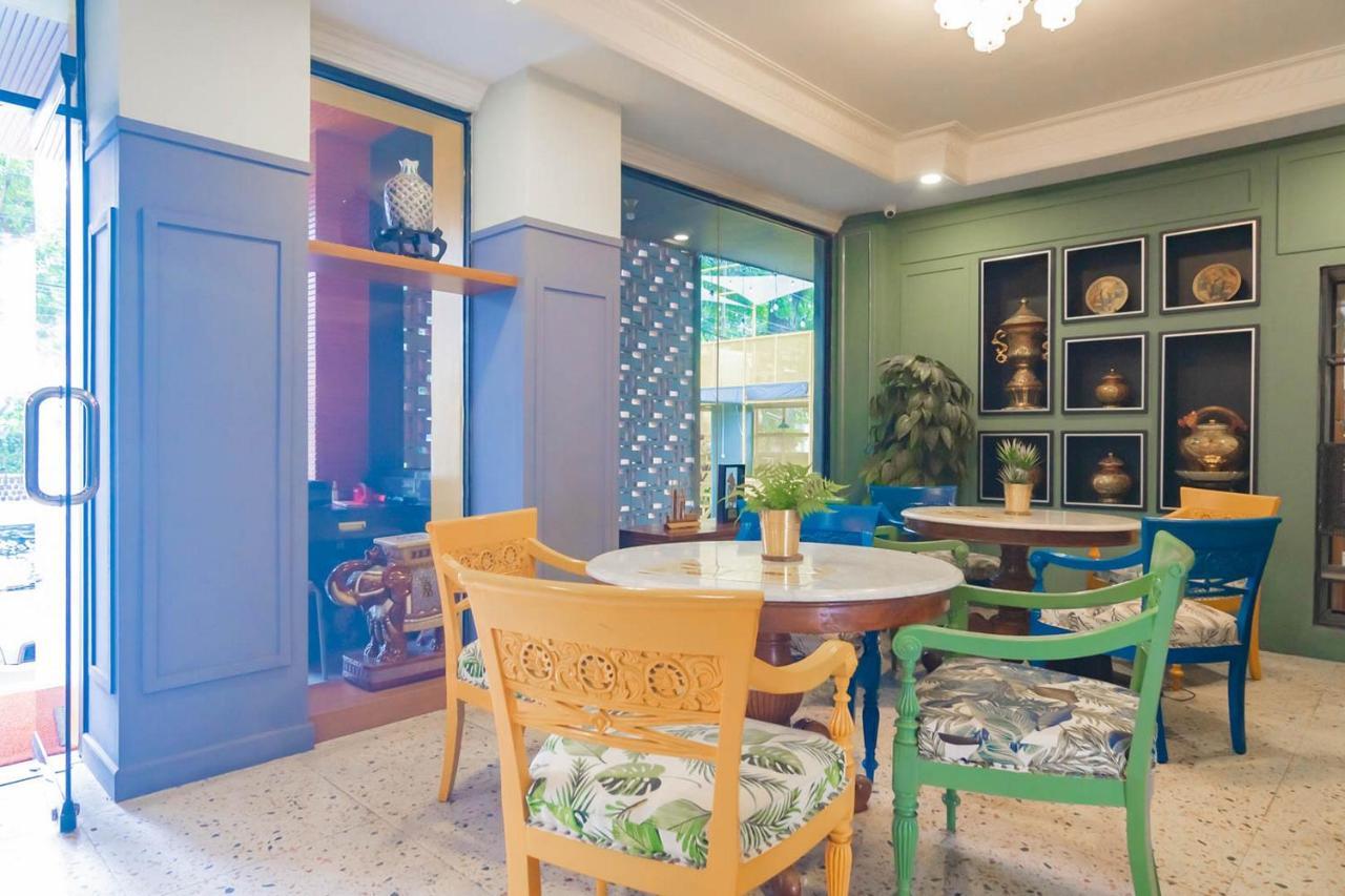 Cihampelas Hotel 2 Mitra Reddoorz Бандунг Екстериор снимка