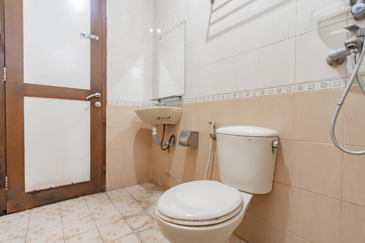 Cihampelas Hotel 2 Mitra Reddoorz Бандунг Екстериор снимка